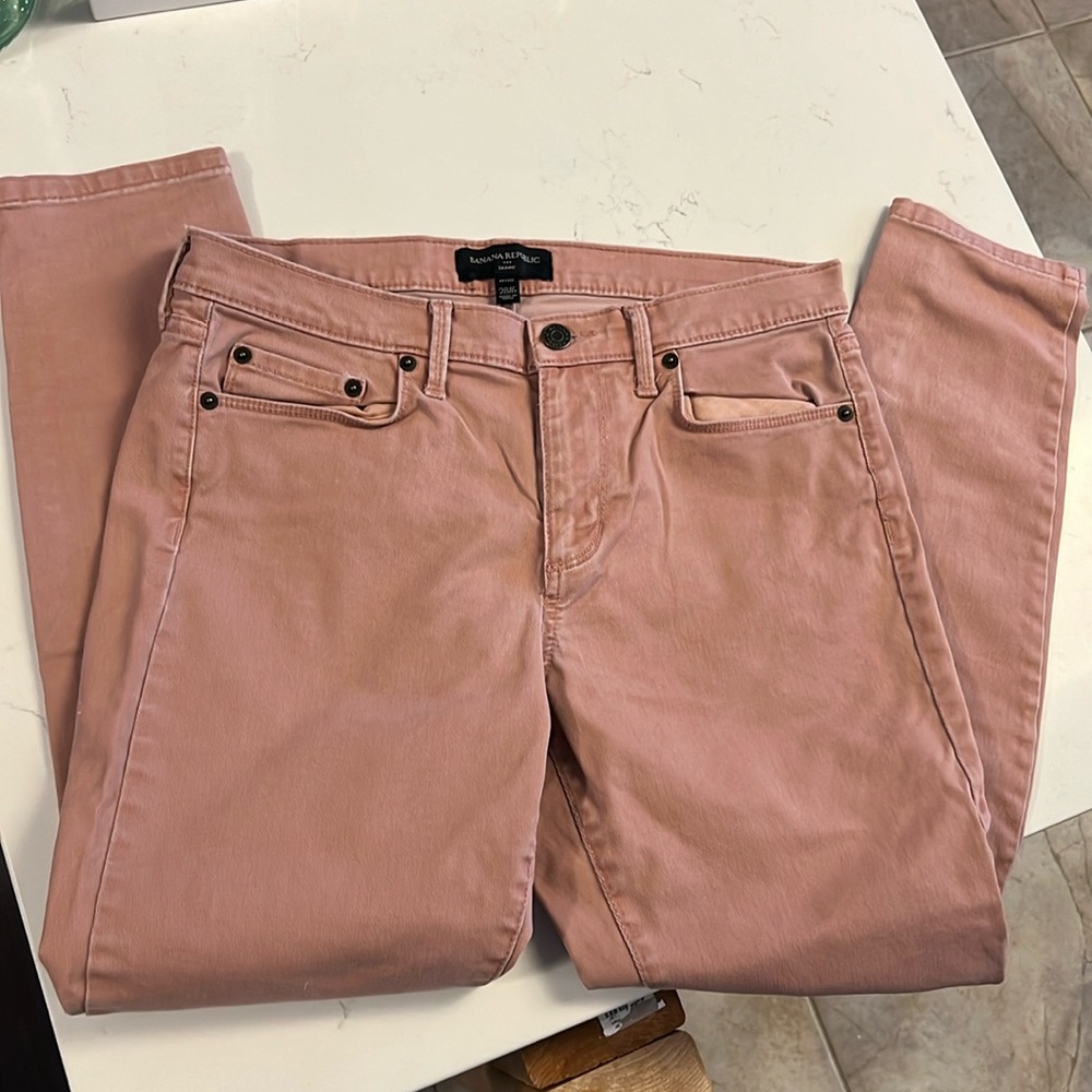 Banana Republic skinny salmon colored jeans